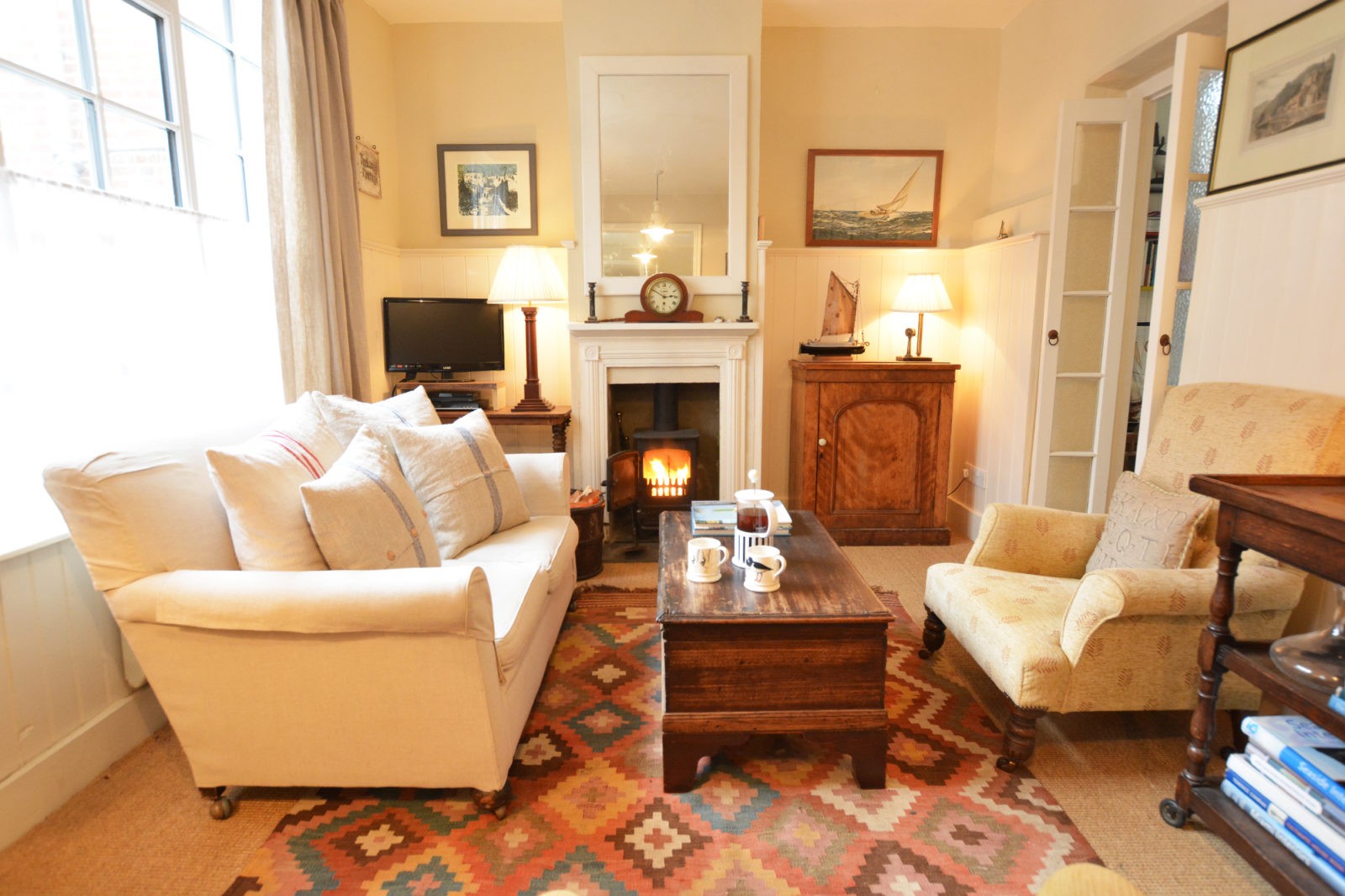 Aldeburgh Cottage with Fire