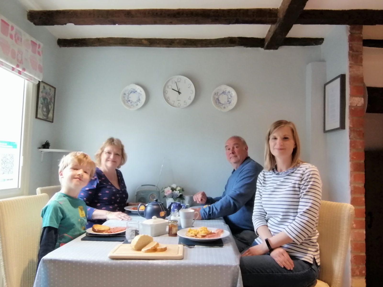 Star Cottage Breakfast Dining Table