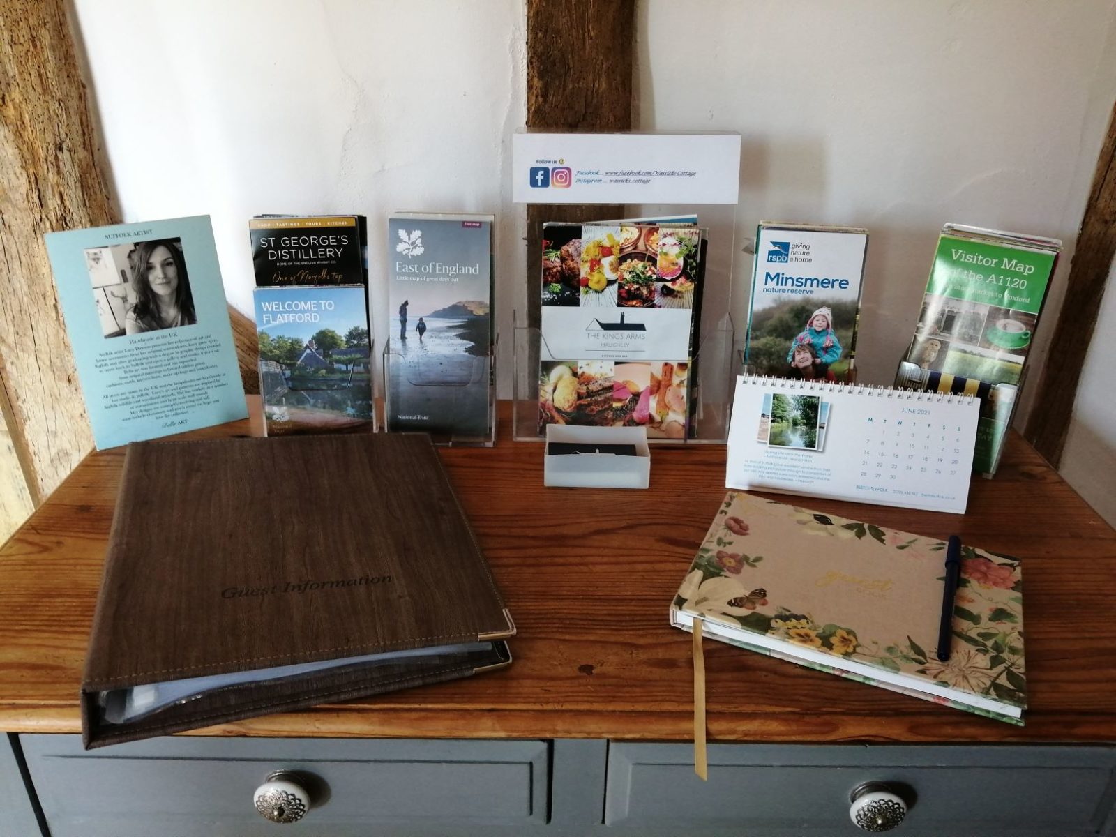 Visitors Desk Wassicks Cottage